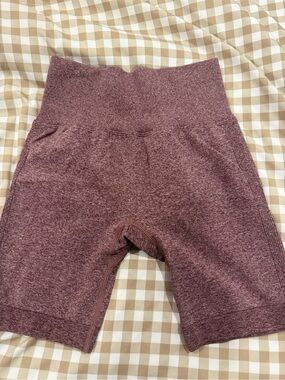 Seamless High-Waist Marled Berry Women’s Shorts